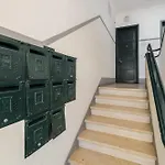 Elegant 2br With Balcony アパート リスボン