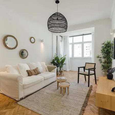 Elegant 2br With Balcony Apartmán *
