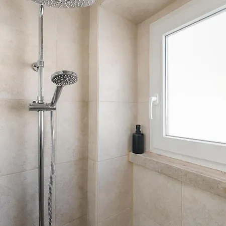 Apartmán Elegant 2br With Balcony *