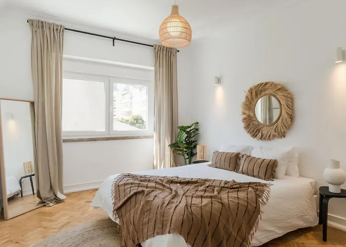 Elegant 2br With Balcony شقة