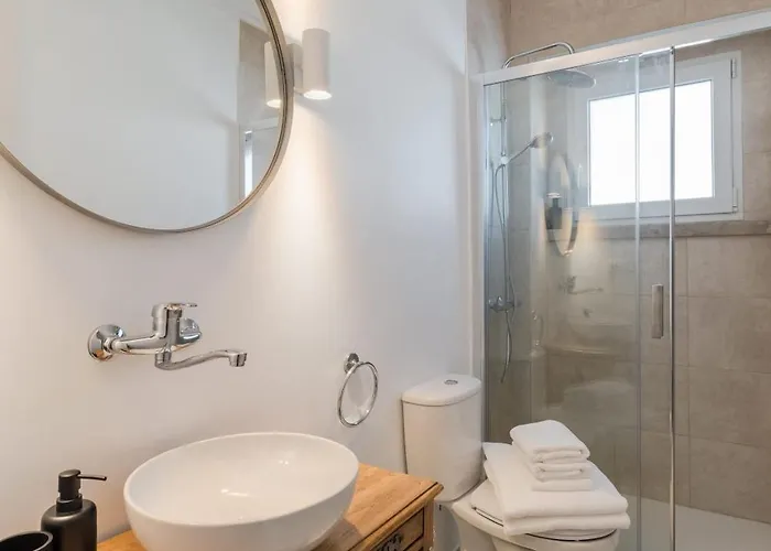 Elegant 2br With Balcony דירה *