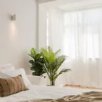 Elegant 2br With Balcony *